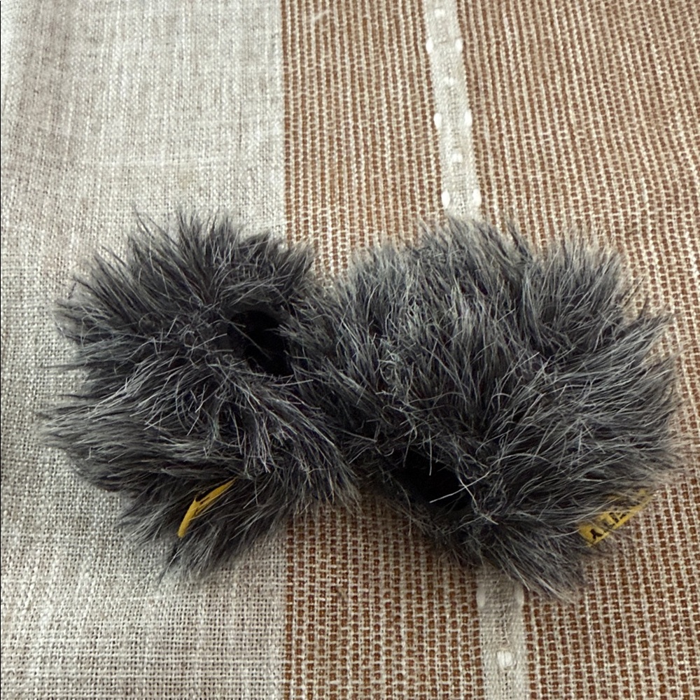 D4 DUO Black and Yellow Microphone - Picture 2 of 2